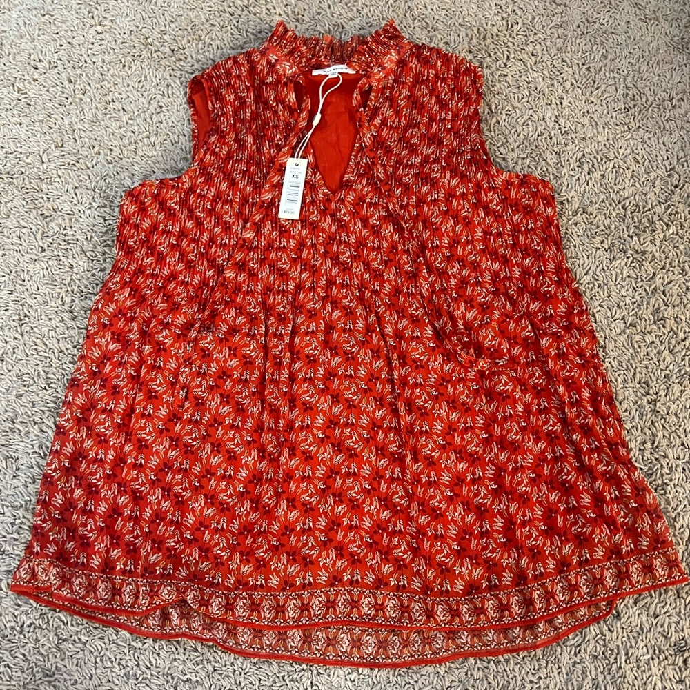 Women's Max Studio Sleeveless Red Floral Top Size X-small NWT